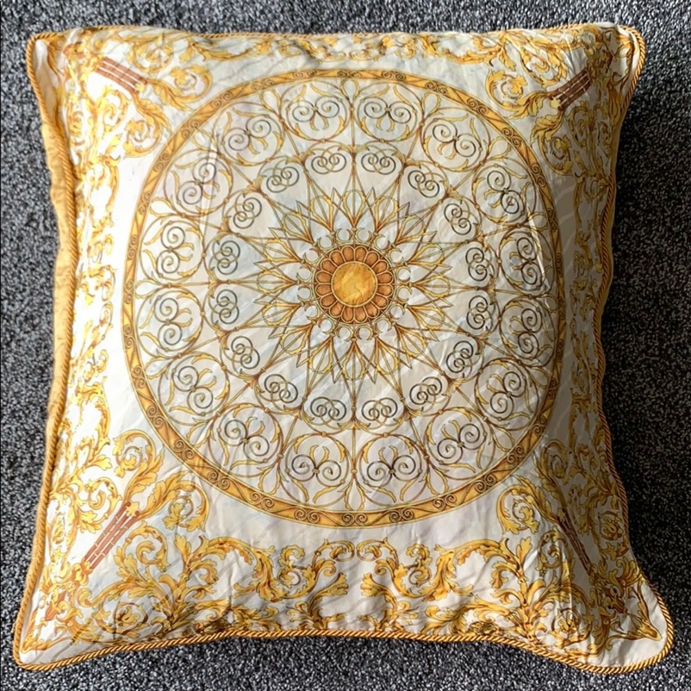 Versace pillow set